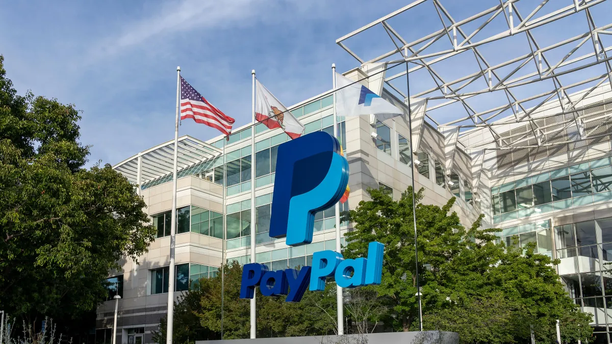PayPal - Bước ngoặt chiến lược khi xin giấy phép ngân hàng tại Mỹ 6 2X6BWHG